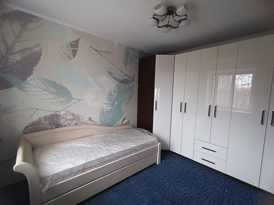 Продам трехкомнатную (3-комн.) квартиру, Октябрьская ул, 5, Апрелевка г