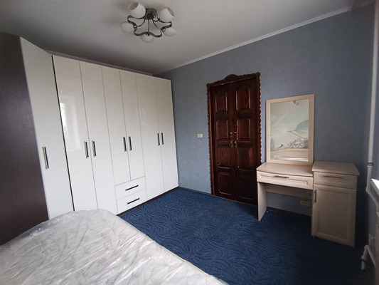 Продам трехкомнатную (3-комн.) квартиру, Октябрьская ул, 5, Апрелевка г