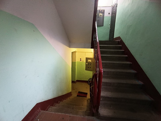 Продам трехкомнатную (3-комн.) квартиру, Октябрьская ул, 5, Апрелевка г