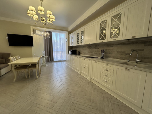 Продам трехкомнатную (3-комн.) квартиру, Московская ул, 33А, Ялта г