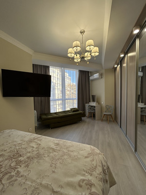 Продам трехкомнатную (3-комн.) квартиру, Московская ул, 33А, Ялта г