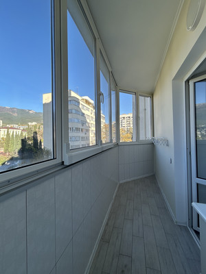 Продам трехкомнатную (3-комн.) квартиру, Московская ул, 33А, Ялта г