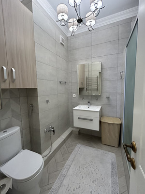 Продам трехкомнатную (3-комн.) квартиру, Московская ул, 33А, Ялта г