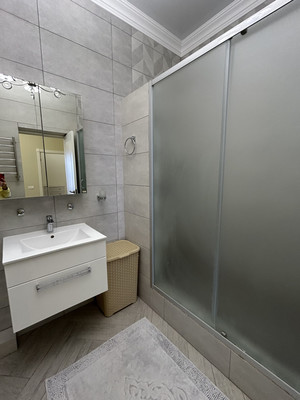 Продам трехкомнатную (3-комн.) квартиру, Московская ул, 33А, Ялта г