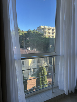 Продам трехкомнатную (3-комн.) квартиру, Московская ул, 33А, Ялта г