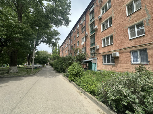 Продам двухкомнатную (2-комн.) квартиру, Советской Армии ул, 214к2, Армавир г