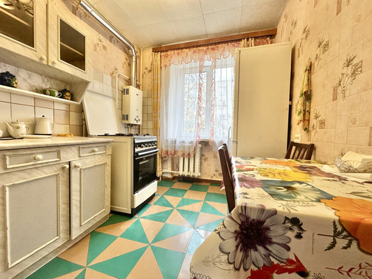 Продам двухкомнатную (2-комн.) квартиру, Советской Армии ул, 214к2, Армавир г