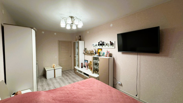 Продам однокомнатную (1-комн.) квартиру, Самаровская ул, 8к2, Ханты-Мансийск г