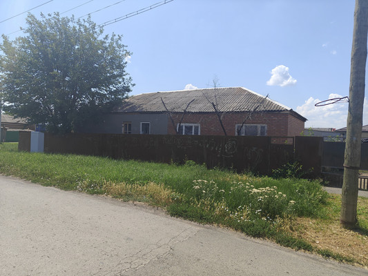 Продам коммерческое помещение 400 м2, Орджоникидзе ул, 79, Егорлыкская ст-ца