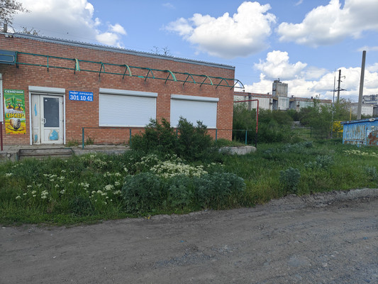 Продам торговое помещение 100 м2, Железнодорожная ул, 41, Мечетинская ст-ца