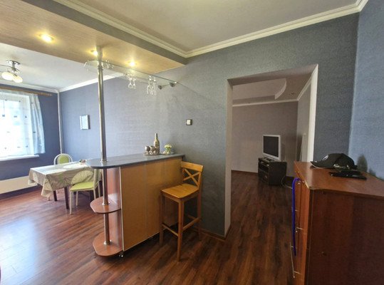 Продам двухкомнатную (2-комн.) квартиру, Таманской Армии ул, 114, Белореченск г