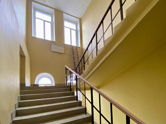 Продам коммерческое помещение 1 848 м2, 1-я Брезовая ул, 42/8, Мартьяново д