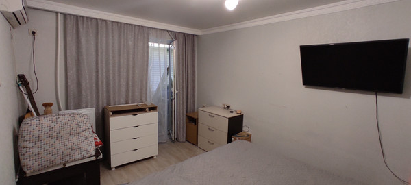 Продам двухкомнатную (2-комн.) квартиру, Гагарина ул, 22, Симферополь г