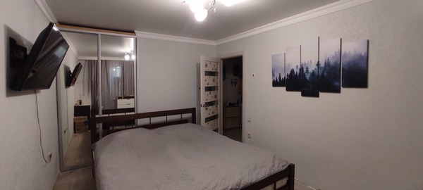 Продам двухкомнатную (2-комн.) квартиру, Гагарина ул, 22, Симферополь г