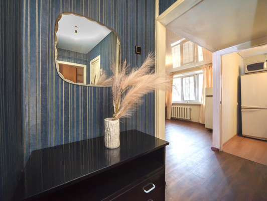 Продам двухкомнатную (2-комн.) квартиру, Орджоникидзе ул, 17, Нижний Тагил г