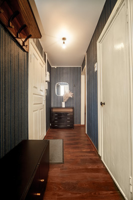 Продам двухкомнатную (2-комн.) квартиру, Орджоникидзе ул, 17, Нижний Тагил г