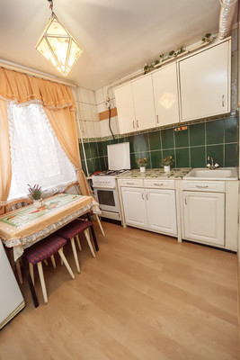 Продам двухкомнатную (2-комн.) квартиру, Орджоникидзе ул, 17, Нижний Тагил г