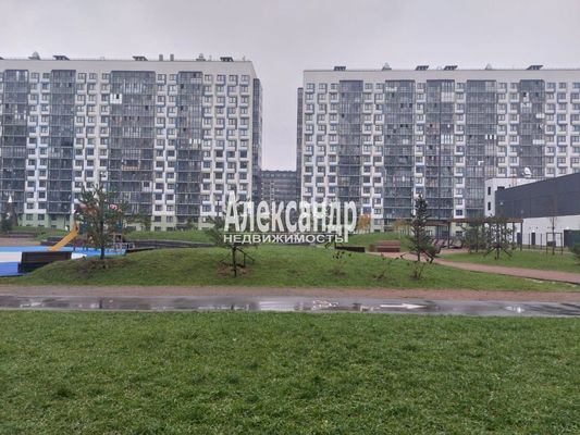Продам однокомнатную (1-комн.) квартиру, Гаражный проезд, 23к2, Бугры п