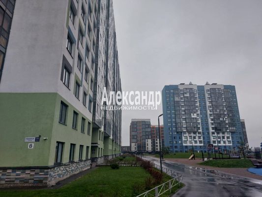 Продам однокомнатную (1-комн.) квартиру, Гаражный проезд, 23к2, Бугры п