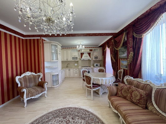 Продам трехкомнатную (3-комн.) квартиру, Камская ул, 37, Симферополь г