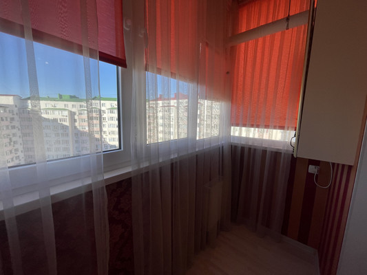 Продам трехкомнатную (3-комн.) квартиру, Камская ул, 37, Симферополь г