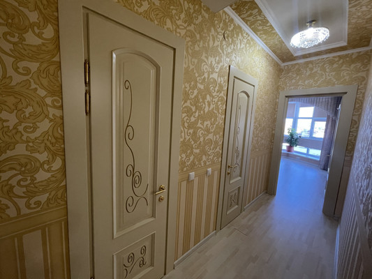 Продам трехкомнатную (3-комн.) квартиру, Камская ул, 37, Симферополь г