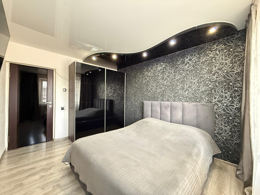 Продам трехкомнатную (3-комн.) квартиру, Ю.А.Гагарина ул, 14, Нальчик г