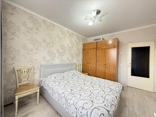 Продам трехкомнатную (3-комн.) квартиру, Ю.А.Гагарина ул, 14, Нальчик г