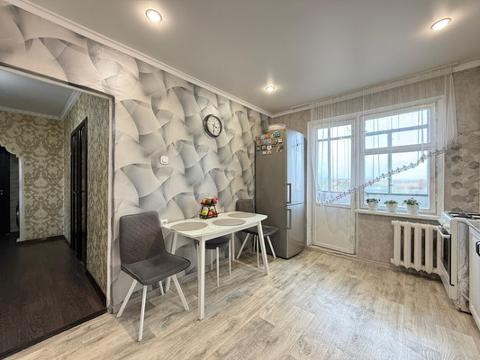 Продам трехкомнатную (3-комн.) квартиру, Ю.А.Гагарина ул, 14, Нальчик г