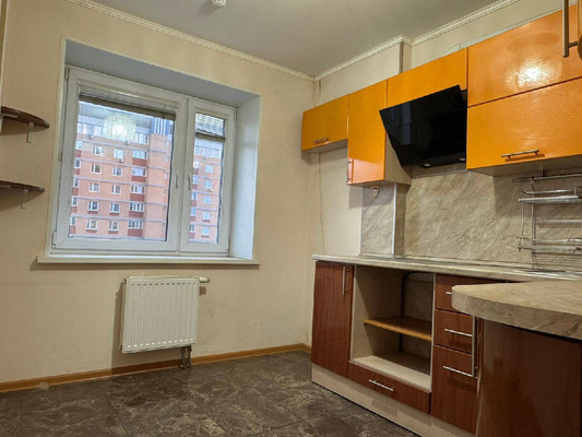 Продам трехкомнатную (3-комн.) квартиру, Бакалинская ул, 64к2, Уфа г