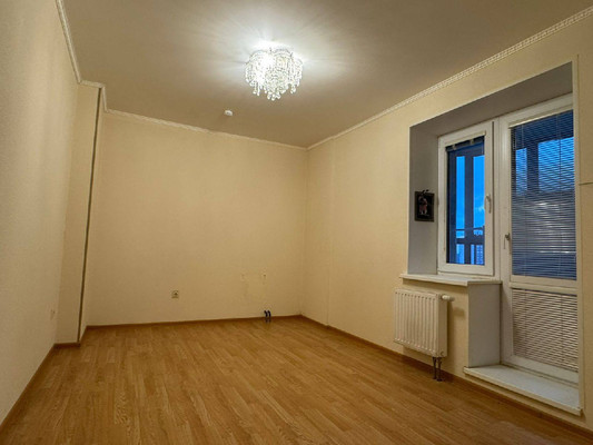 Продам трехкомнатную (3-комн.) квартиру, Бакалинская ул, 64к2, Уфа г