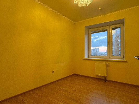 Продам трехкомнатную (3-комн.) квартиру, Бакалинская ул, 64к2, Уфа г