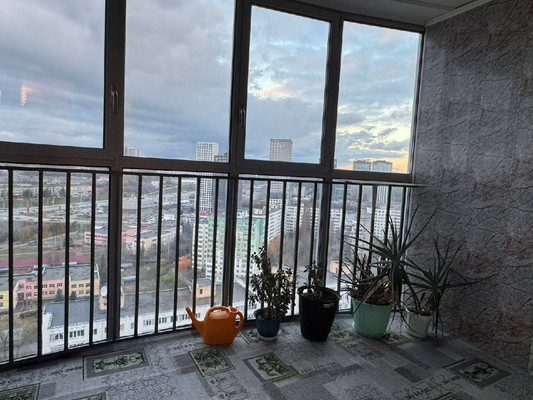 Продам трехкомнатную (3-комн.) квартиру, Бакалинская ул, 64к2, Уфа г