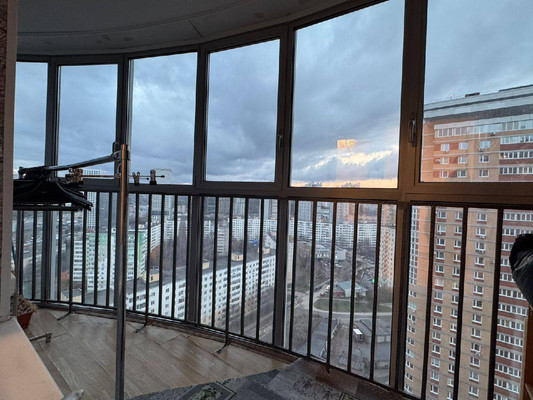 Продам трехкомнатную (3-комн.) квартиру, Бакалинская ул, 64к2, Уфа г