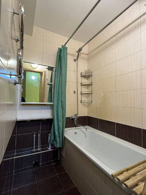 Продам трехкомнатную (3-комн.) квартиру, Бакалинская ул, 64к2, Уфа г