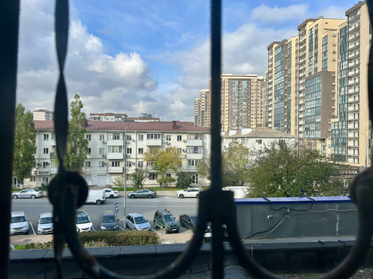 Продам двухкомнатную (2-комн.) квартиру, Исаева ул, 4, Новороссийск г