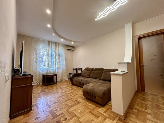 Продам двухкомнатную (2-комн.) квартиру, Исаева ул, 4, Новороссийск г