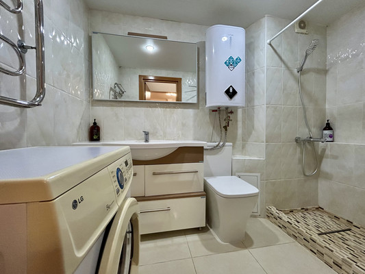 Продам двухкомнатную (2-комн.) квартиру, Исаева ул, 4, Новороссийск г