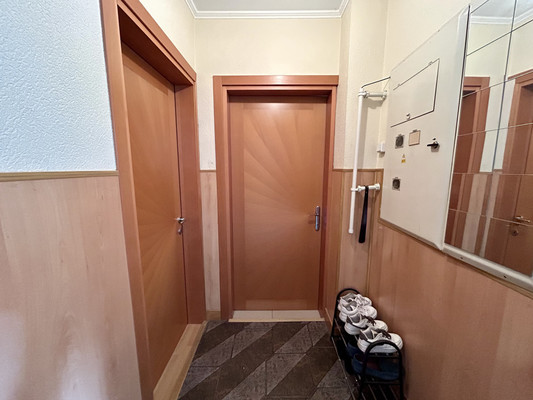 Продам двухкомнатную (2-комн.) квартиру, Исаева ул, 4, Новороссийск г