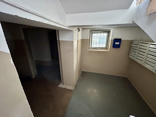 Продам двухкомнатную (2-комн.) квартиру, Исаева ул, 4, Новороссийск г