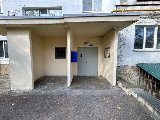 Продам двухкомнатную (2-комн.) квартиру, Исаева ул, 4, Новороссийск г