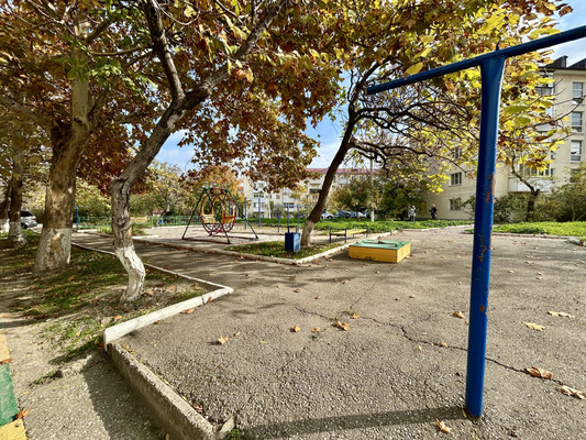 Продам двухкомнатную (2-комн.) квартиру, Исаева ул, 4, Новороссийск г