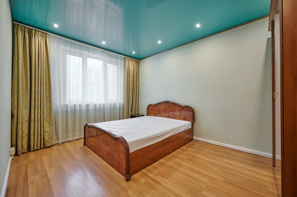 Продам трехкомнатную (3-комн.) квартиру, Цюрупы ул, 6, Москва г