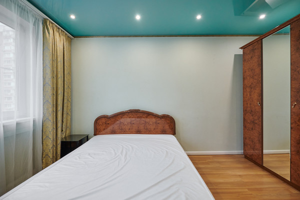 Продам трехкомнатную (3-комн.) квартиру, Цюрупы ул, 6, Москва г