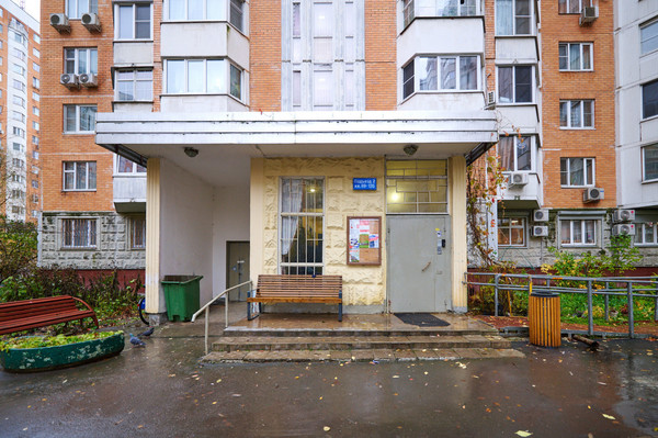 Продам трехкомнатную (3-комн.) квартиру, Цюрупы ул, 6, Москва г