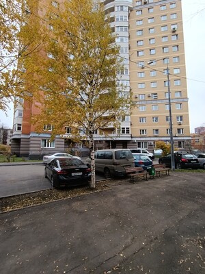 Продам двухкомнатную (2-комн.) квартиру, Сиреневый б-р, 44к1, Москва г