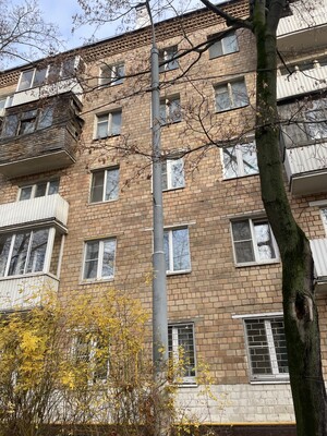 Продам трехкомнатную (3-комн.) квартиру, Анадырский проезд, 27, Москва г