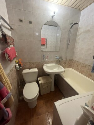 Продам трехкомнатную (3-комн.) квартиру, Анадырский проезд, 27, Москва г