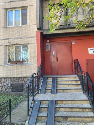 Продам двухкомнатную (2-комн.) квартиру, Малая Бухарестская ул, 3, Санкт-Петербург г