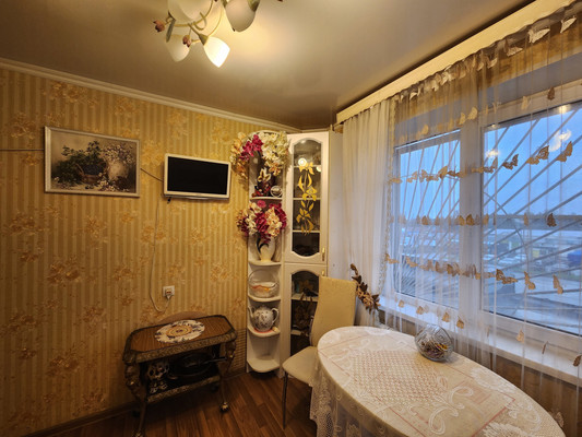 Продам трехкомнатную (3-комн.) квартиру, Авиатриссы Зверевой ул, 1/8, Гатчина г